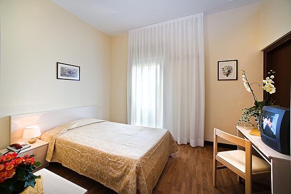 Hotel B&B Risorta Abano Terme Bagian luar foto