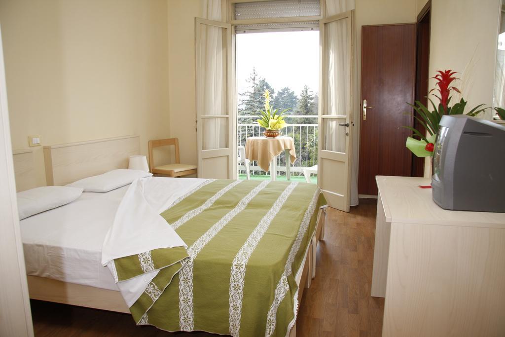 Hotel B&B Risorta Abano Terme Bagian luar foto