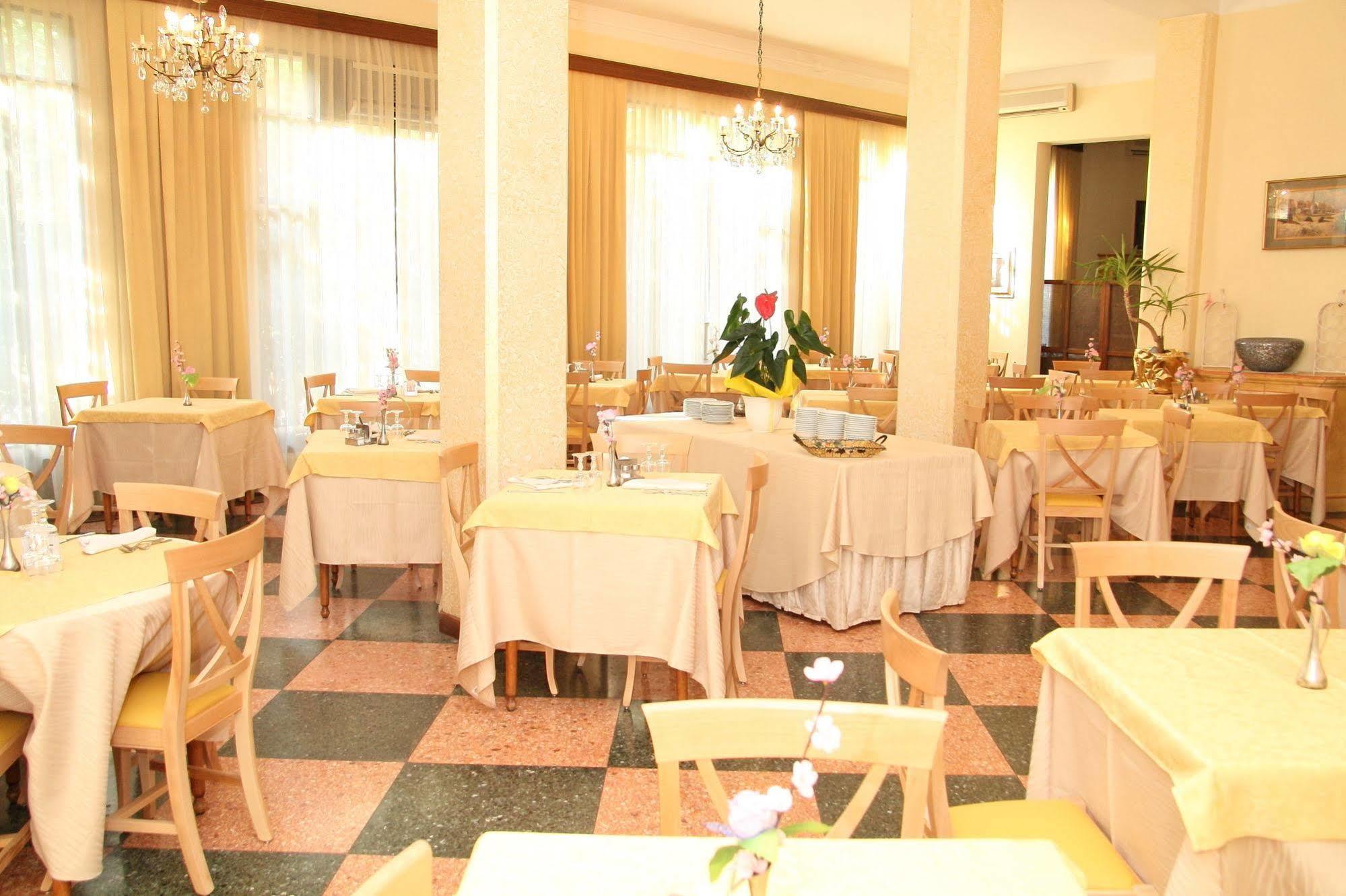 Hotel B&B Risorta Abano Terme Bagian luar foto